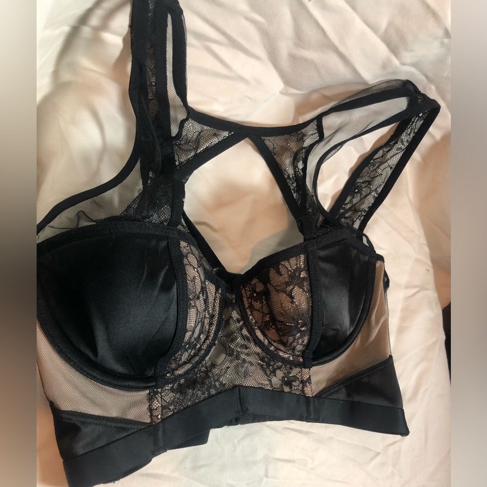 Like new Victoria’s Secret Black Lace Bra 32C